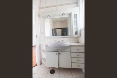 Casa de condomínio à venda com 355m², 3 quartos e 2 vagasBanheiro da Suíte