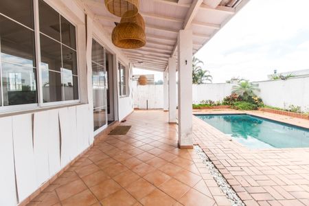 Casa de condomínio à venda com 355m², 3 quartos e 2 vagasVaranda