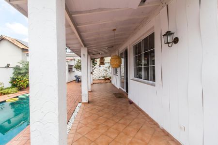 Casa de condomínio à venda com 355m², 3 quartos e 2 vagasVaranda