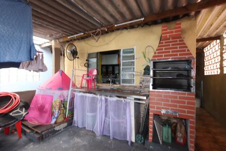 Casa à venda com 240m², 4 quartos e 2 vagasChurrasqueira