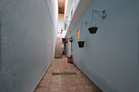 Casa à venda com 240m², 4 quartos e 2 vagasCorredor lateral