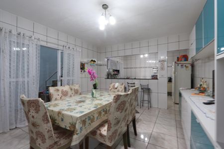 Casa à venda com 240m², 4 quartos e 2 vagasCopa