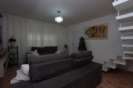 Casa à venda com 240m², 4 quartos e 2 vagasSala