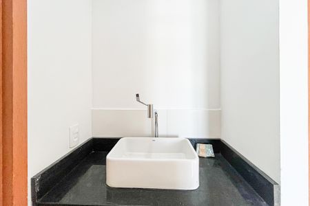 Apartamento para alugar com 37m², 2 quartos e sem vagaBanheiro