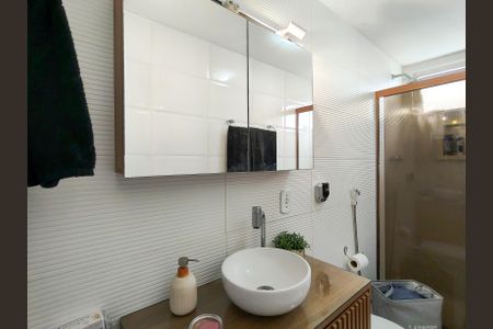 Apartamento à venda com 77m², 3 quartos e 1 vaga Apartamento à venda com 77m², 3 quartos e 1 vagaBanheiro da Suíte