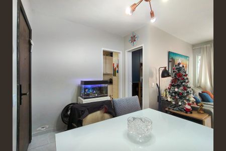 Apartamento à venda com 77m², 3 quartos e 1 vaga Apartamento à venda com 77m², 3 quartos e 1 vagaSala