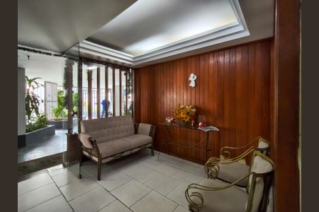 Apartamento à venda com 77m², 3 quartos e 1 vaga Apartamento à venda com 77m², 3 quartos e 1 vagaFachada e portaria