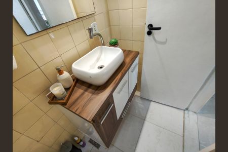Apartamento à venda com 77m², 3 quartos e 1 vaga Apartamento à venda com 77m², 3 quartos e 1 vagaBanheiro Corredor