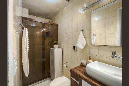 Apartamento à venda com 77m², 3 quartos e 1 vaga Apartamento à venda com 77m², 3 quartos e 1 vagaBanheiro Corredor