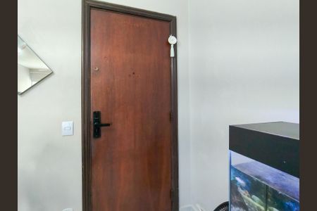Apartamento à venda com 77m², 3 quartos e 1 vaga Apartamento à venda com 77m², 3 quartos e 1 vagaEntrada