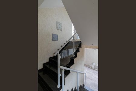 Apartamento para alugar com 27m², 1 quarto e sem vaga Apartamento para alugar com 27m², 1 quarto e sem vagaÁrea Comum - Escada