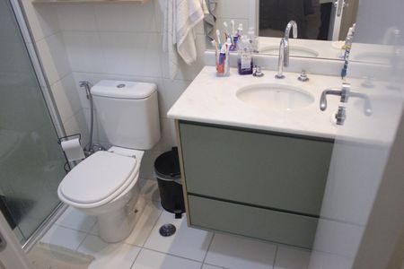 Apartamento à venda com 83m², 3 quartos e 2 vagasBanheiro da Suíte