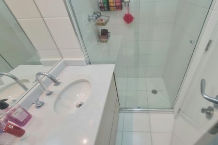 Apartamento à venda com 83m², 3 quartos e 2 vagas Apartamento à venda com 83m², 3 quartos e 2 vagasBanheiro social