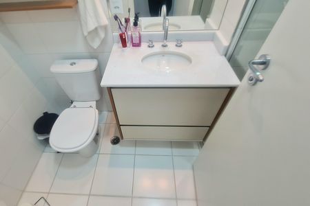 Apartamento à venda com 83m², 3 quartos e 2 vagas Apartamento à venda com 83m², 3 quartos e 2 vagasBanheiro social