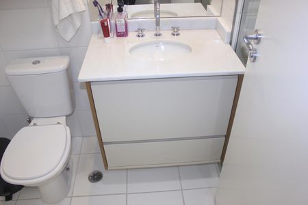 Apartamento à venda com 83m², 3 quartos e 2 vagasBanheiro social