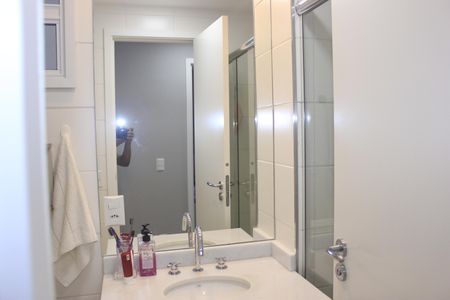 Apartamento à venda com 83m², 3 quartos e 2 vagasBanheiro social