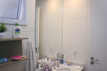 Apartamento à venda com 83m², 3 quartos e 2 vagasBanheiro da Suíte