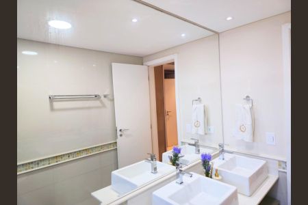 Apartamento para alugar com 159m², 3 quartos e 3 vagasBanheiro da Suíte 01