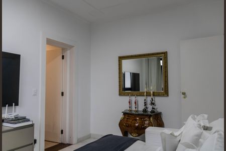 Sala de TV de apartamento à venda com 4 quartos, 235m² em Gutierrez, Belo Horizonte