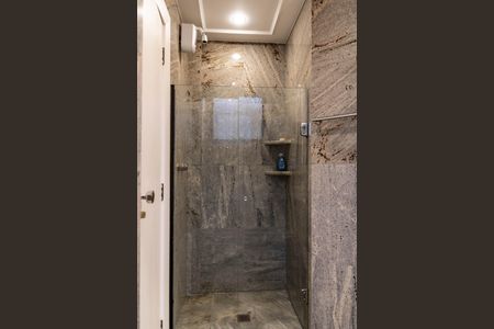 Apartamento à venda com 235m², 4 quartos e 3 vagasBanheiro da Suíte 2