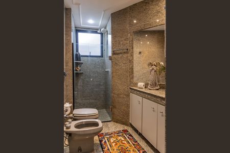 Apartamento à venda com 235m², 4 quartos e 3 vagasBanheiro da Suíte 3