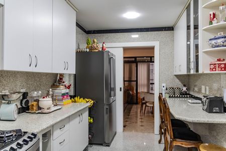 Apartamento à venda com 235m², 4 quartos e 3 vagasCozinha