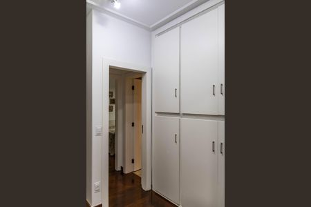 Apartamento à venda com 235m², 4 quartos e 3 vagasCorredor