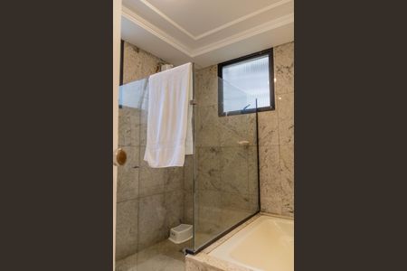 Apartamento à venda com 235m², 4 quartos e 3 vagasBanheiro da Suíte 1