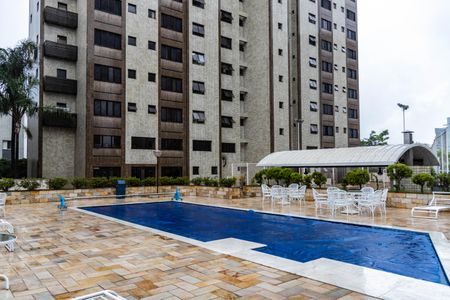 Apartamento à venda com 235m², 4 quartos e 3 vagasÁrea comum - Piscina