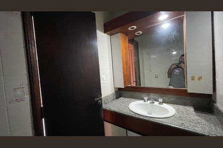 Apartamento à venda com 88m², 2 quartos e 2 vagasBanheiro da Suíte