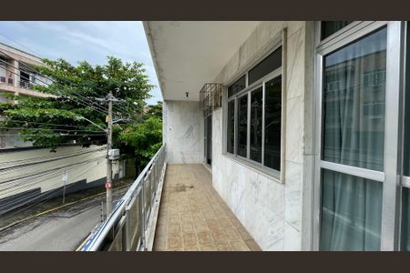 Apartamento à venda com 88m², 2 quartos e 2 vagasVaranda