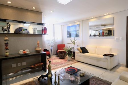 Apartamento à venda com 192m², 3 quartos e 4 vagasSala