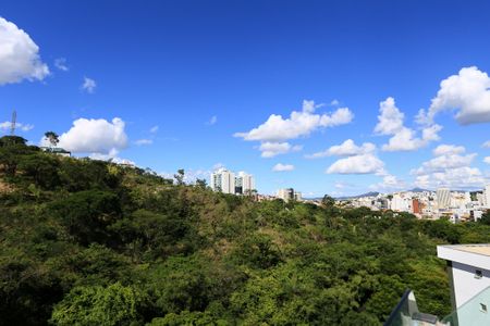 Apartamento à venda com 192m², 3 quartos e 4 vagasVista