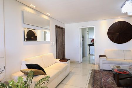 Apartamento à venda com 192m², 3 quartos e 4 vagasSala