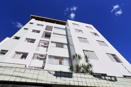 Apartamento à venda com 192m², 3 quartos e 4 vagasFachada