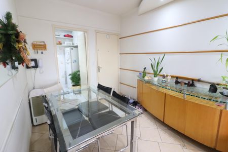 Apartamento à venda com 100m², 2 quartos e 1 vagaSala