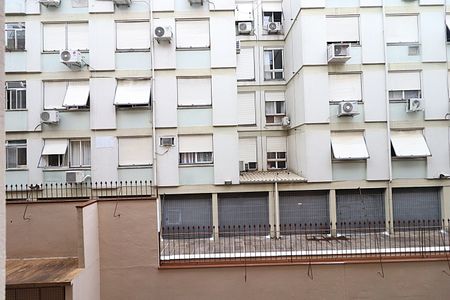 Vista  de apartamento para alugar com 1 quarto, 48m² em Petrópolis, Porto Alegre