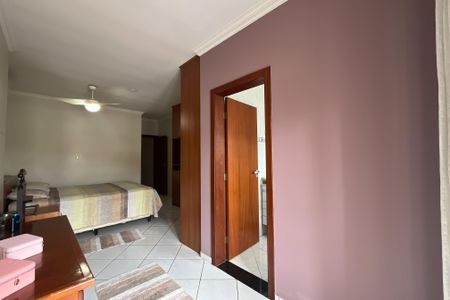 Casa à venda com 199m², 4 quartos e 4 vagasSuíte 1