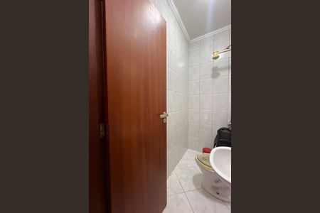 Casa à venda com 199m², 4 quartos e 4 vagasBanheiro de serviço