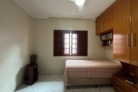 Casa à venda com 199m², 4 quartos e 4 vagasQuarto 2