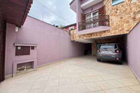 Casa à venda com 199m², 4 quartos e 4 vagasGaragem