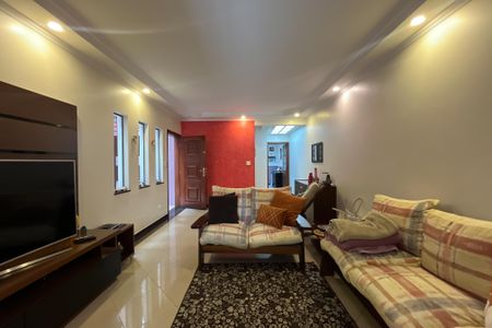 Casa à venda com 199m², 4 quartos e 4 vagasSala