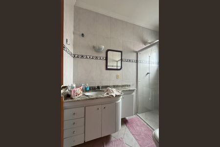 Casa à venda com 199m², 4 quartos e 4 vagasBanheiro da Suíte 1