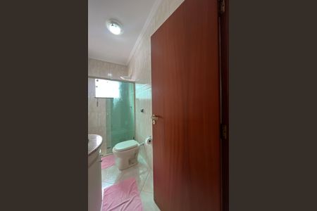 Casa à venda com 199m², 4 quartos e 4 vagasBanheiro da Suíte 2