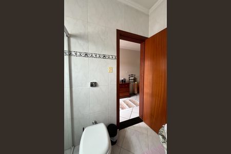 Casa à venda com 199m², 4 quartos e 4 vagasBanheiro da Suíte 1