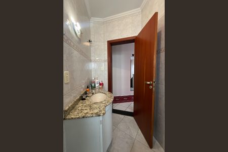 Casa à venda com 199m², 4 quartos e 4 vagasBanheiro Corredor