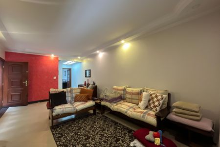 Casa à venda com 199m², 4 quartos e 4 vagasSala