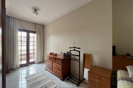 Casa à venda com 199m², 4 quartos e 4 vagasSuíte 1