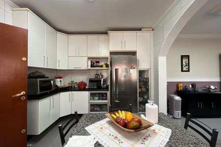 Casa à venda com 199m², 4 quartos e 4 vagasCozinha