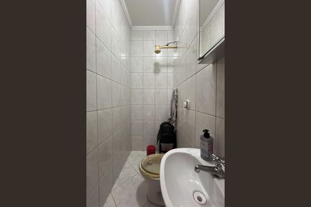 Casa à venda com 199m², 4 quartos e 4 vagasBanheiro de serviço